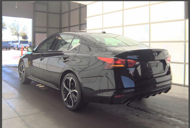 2025 Nissan Altima 2.5 SR