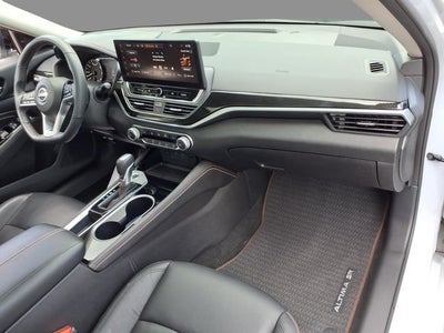 2023 Nissan Altima SR