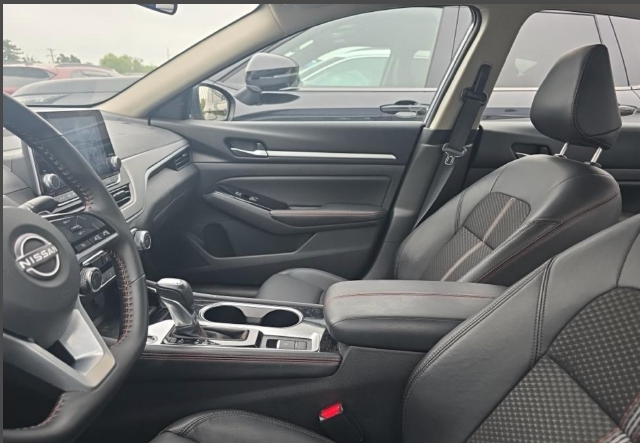 2025 Nissan Altima SR