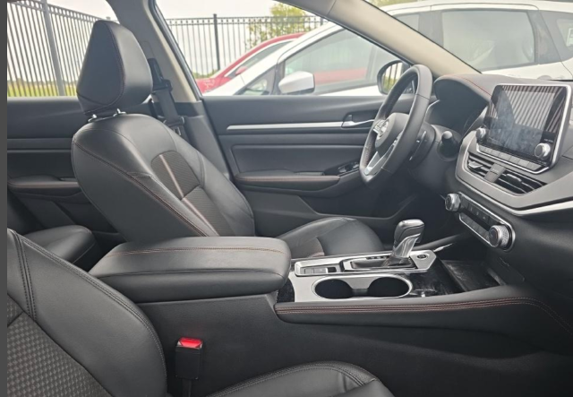 2025 Nissan Altima SR