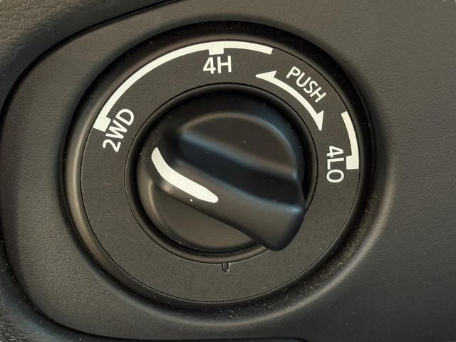 2023 Nissan Frontier Crew Cab SV