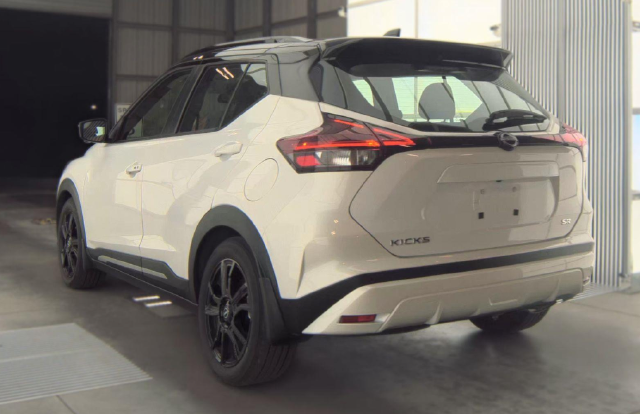 2024 Nissan Kicks SR