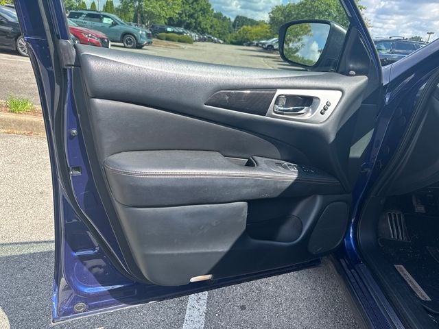 2019 Nissan Pathfinder SL