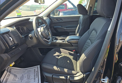 2023 Nissan Pathfinder S