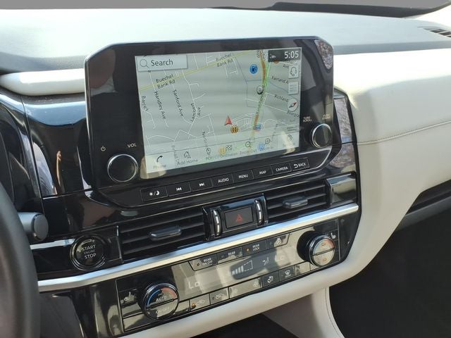 2025 Nissan Pathfinder SL