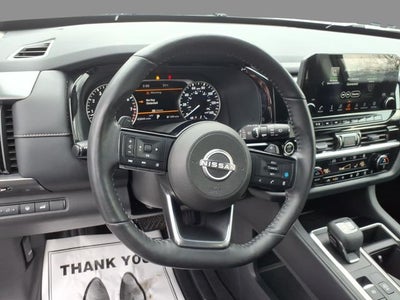 2024 Nissan Pathfinder SL