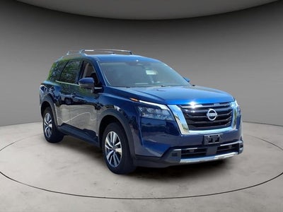 2025 Nissan Pathfinder SL