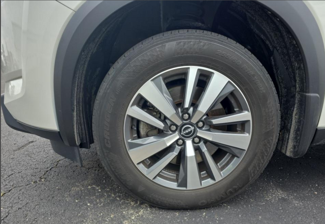 2023 Nissan Pathfinder SL 4WD's photo