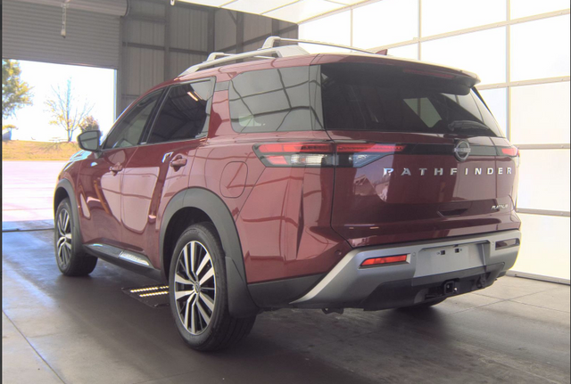2025 Nissan Pathfinder Platinum