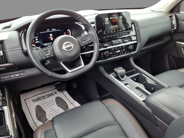 2024 Nissan Pathfinder Platinum