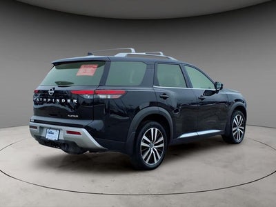 2024 Nissan Pathfinder Platinum