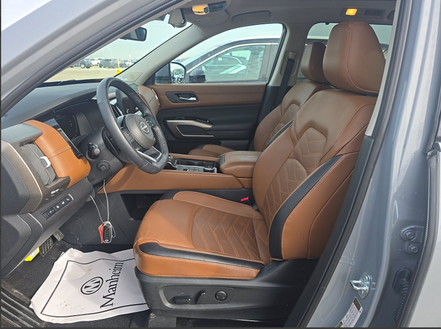 2025 Nissan Pathfinder Platinum