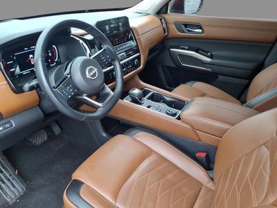 2024 Nissan Pathfinder Platinum