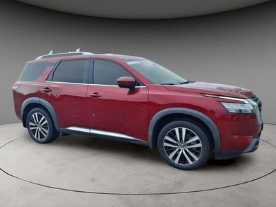 2024 Nissan Pathfinder Platinum