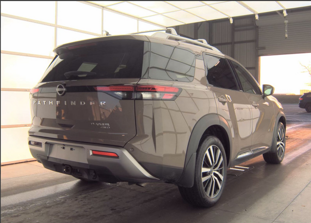 2024 Nissan Pathfinder Platinum