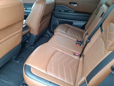 2024 Nissan Pathfinder Platinum