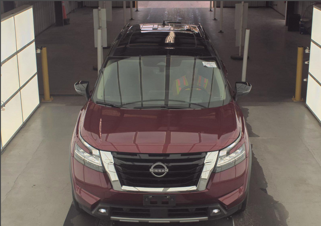 2024 Nissan Pathfinder Platinum 4WD's photo