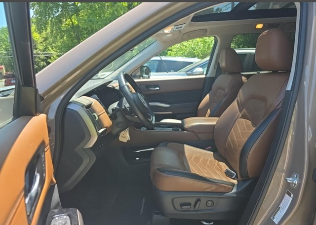 2023 Nissan Pathfinder Platinum