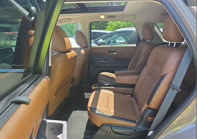 2023 Nissan Pathfinder Platinum