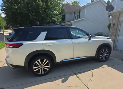 2024 Nissan Pathfinder Platinum