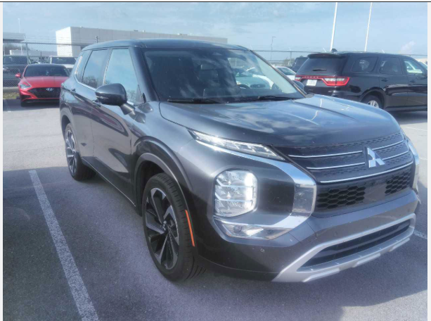 2024 Mitsubishi Outlander SE