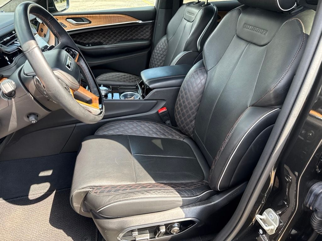 2023 Jeep Grand Cherokee Summit Reserve