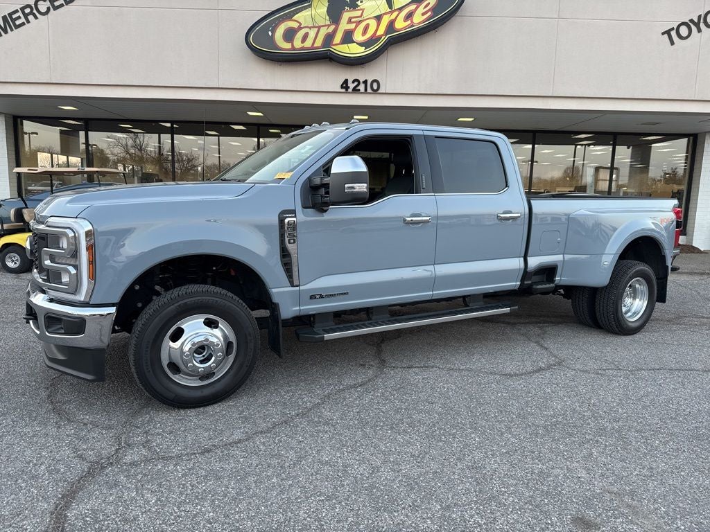 2025 Ford F-350SD Lariat DRW