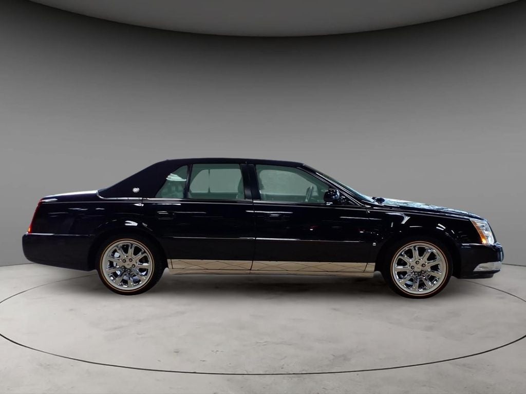 2008 Cadillac DTS Base