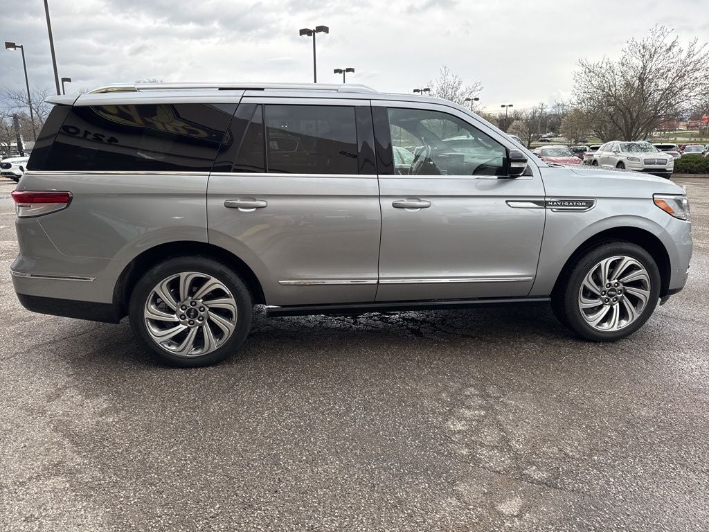 2023 Lincoln Navigator Reserve