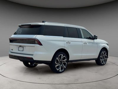 2027 Lincoln Navigator Reserve