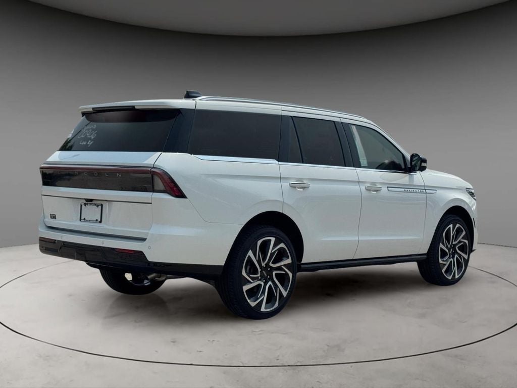 2027 Lincoln Navigator Reserve
