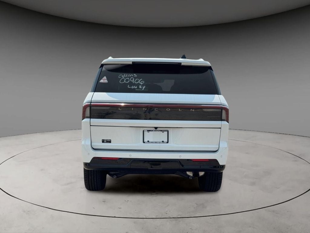 2027 Lincoln Navigator Reserve