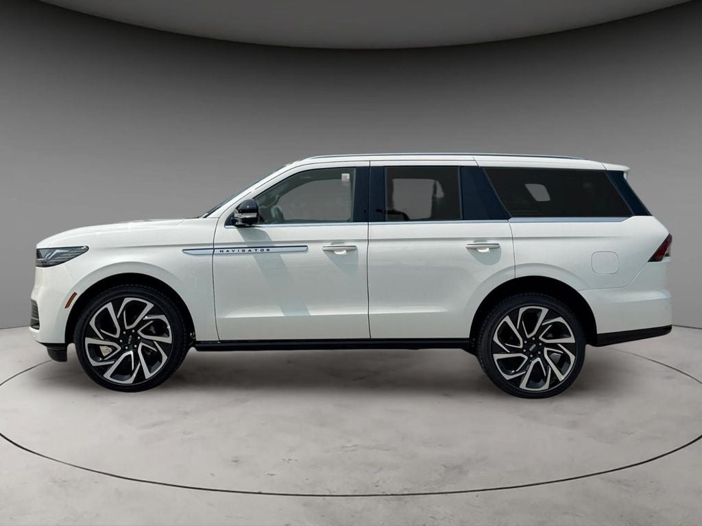 2027 Lincoln Navigator Reserve
