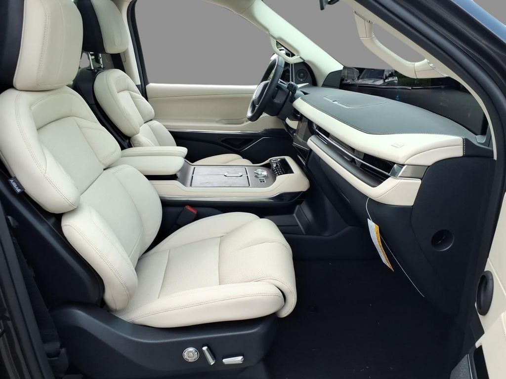 2027 Lincoln Navigator Reserve