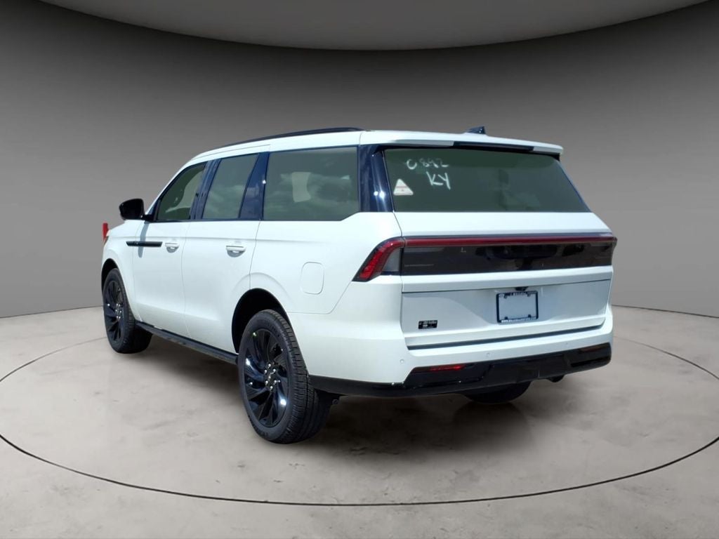 2027 Lincoln Navigator Reserve