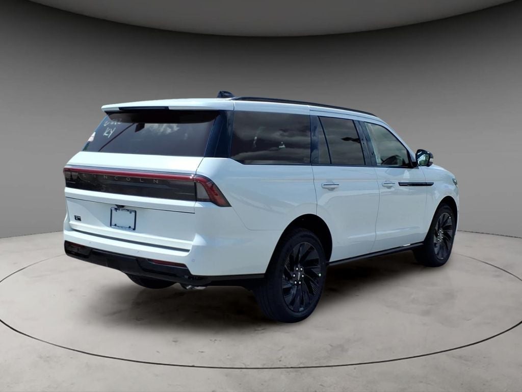 2027 Lincoln Navigator Reserve