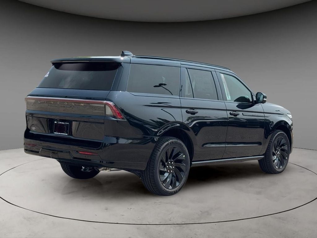 2027 Lincoln Navigator Reserve