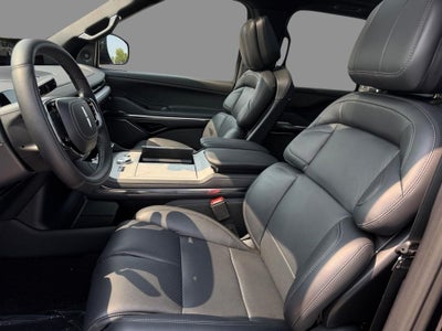 2027 Lincoln Navigator Reserve
