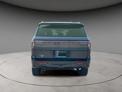 2027 Lincoln Navigator Reserve