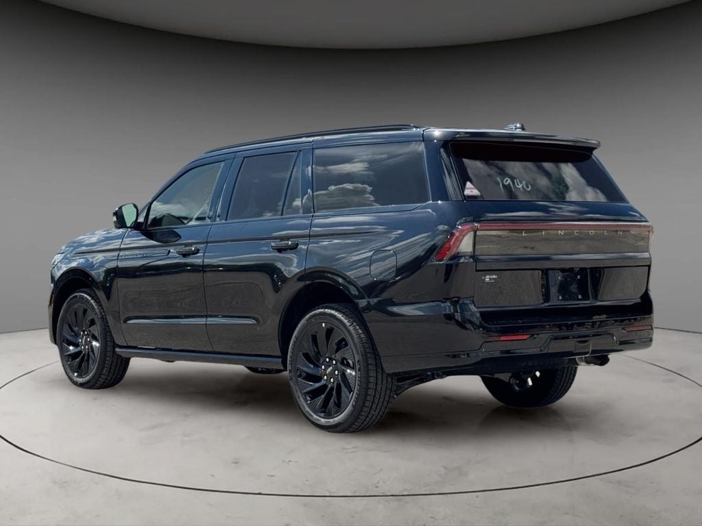 2027 Lincoln Navigator Reserve