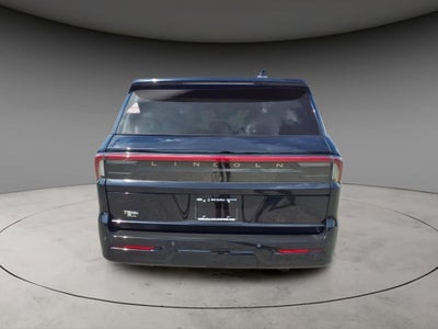 2027 Lincoln Navigator Reserve