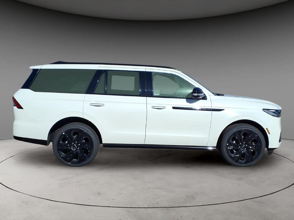 2027 Lincoln Navigator Reserve