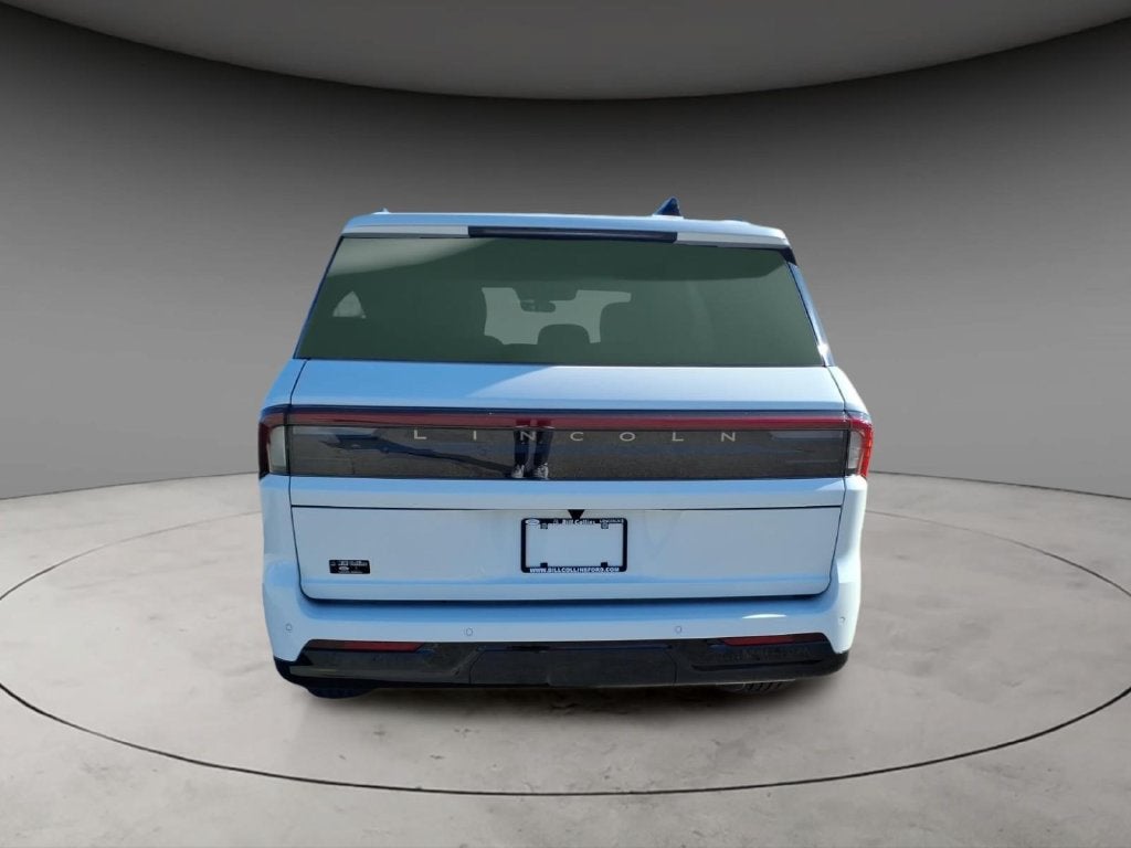 2027 Lincoln Navigator Reserve