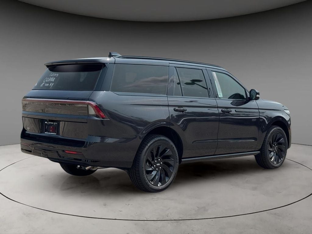 2027 Lincoln Navigator Reserve