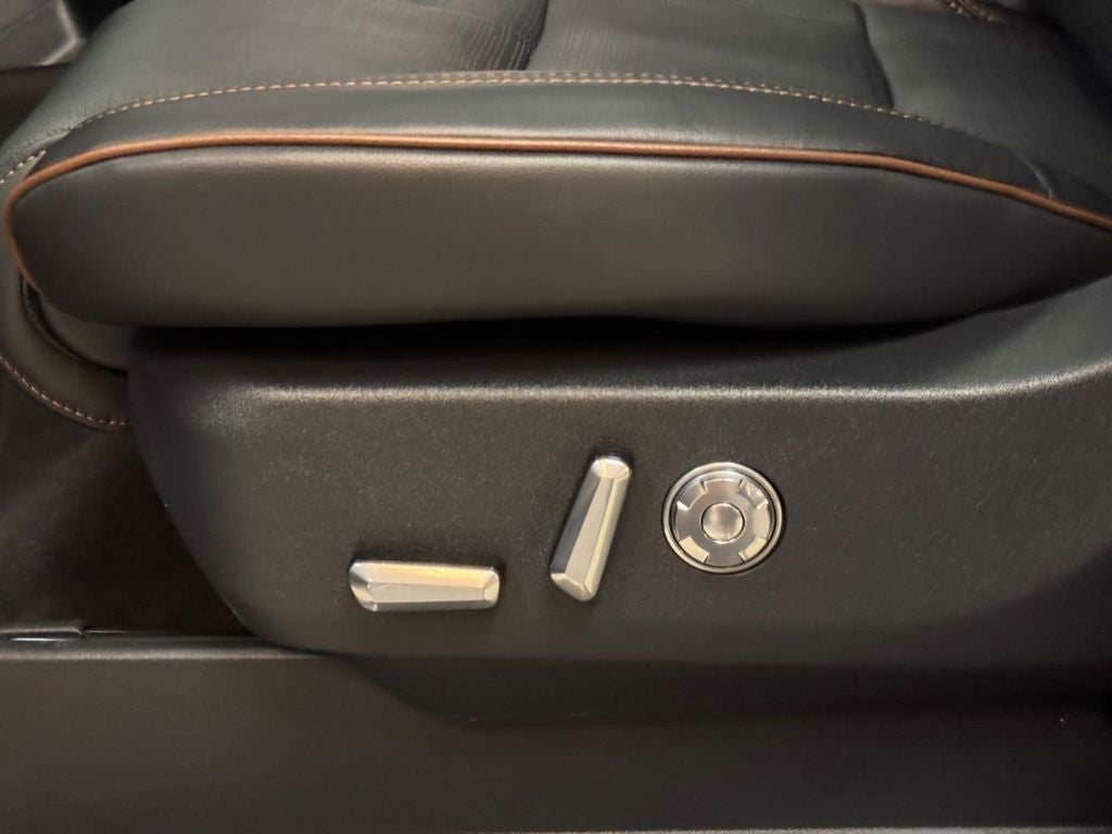 2027 Lincoln Navigator Black Label