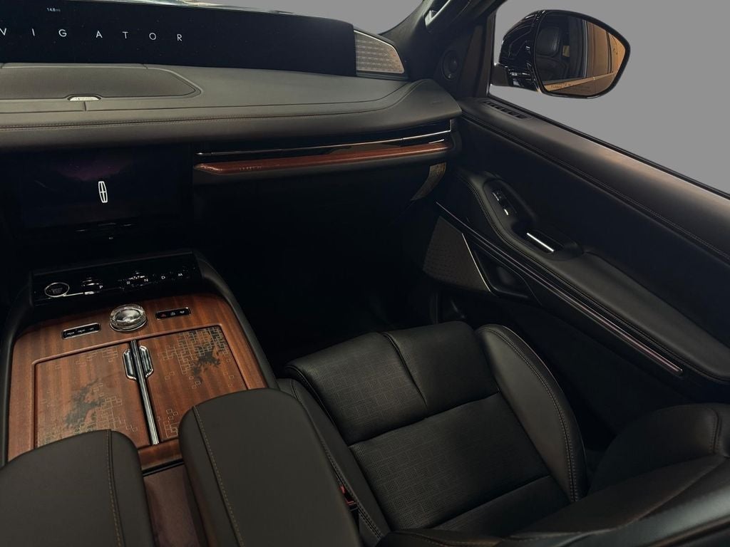 2027 Lincoln Navigator Black Label