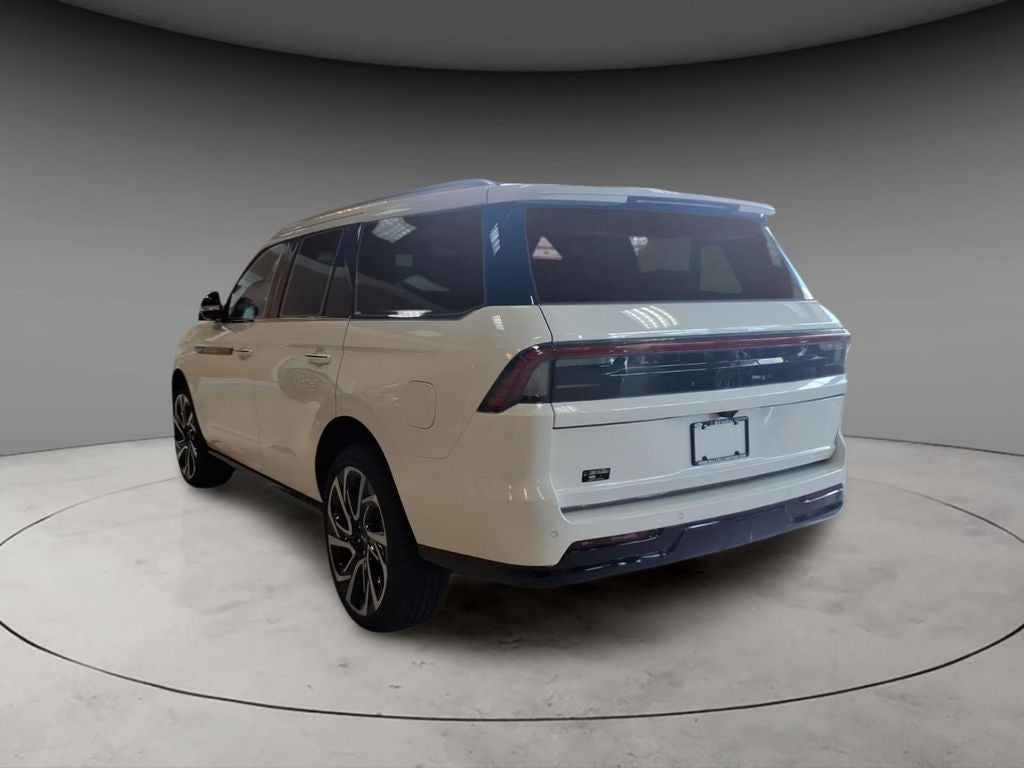 2027 Lincoln Navigator Black Label
