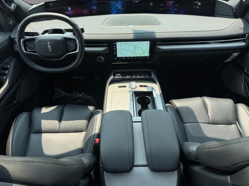 2027 Lincoln Navigator L Reserve