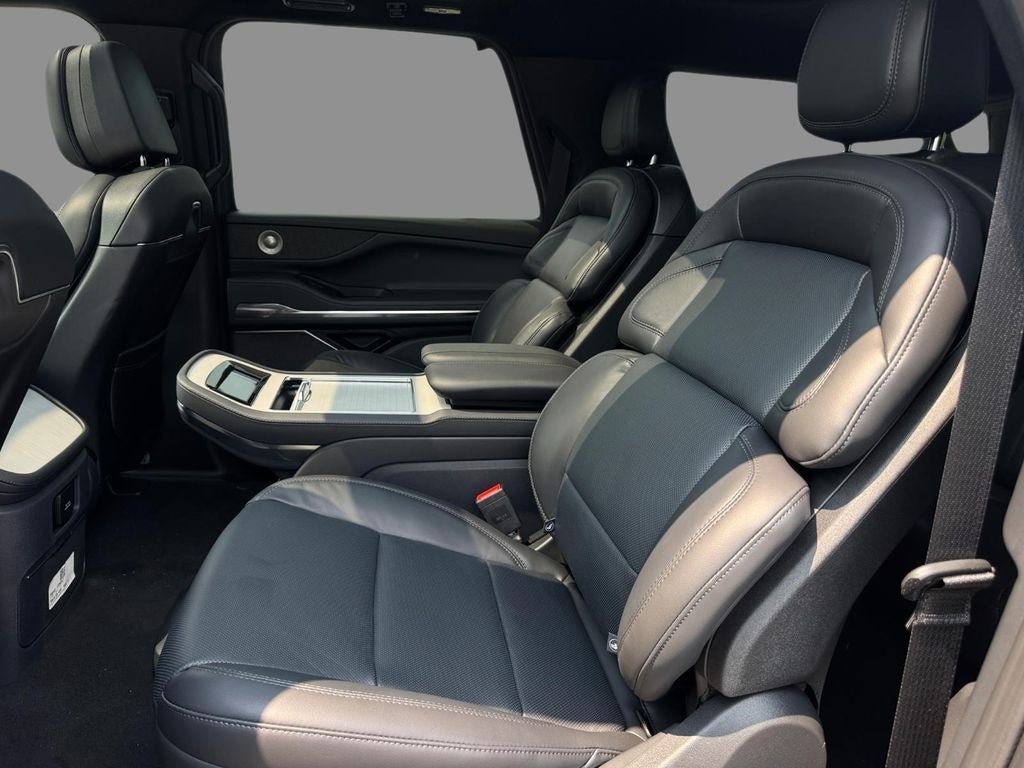 2027 Lincoln Navigator L Reserve