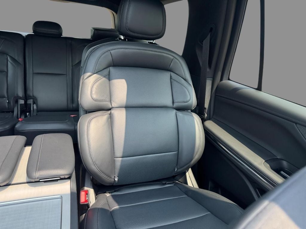 2027 Lincoln Navigator L Reserve